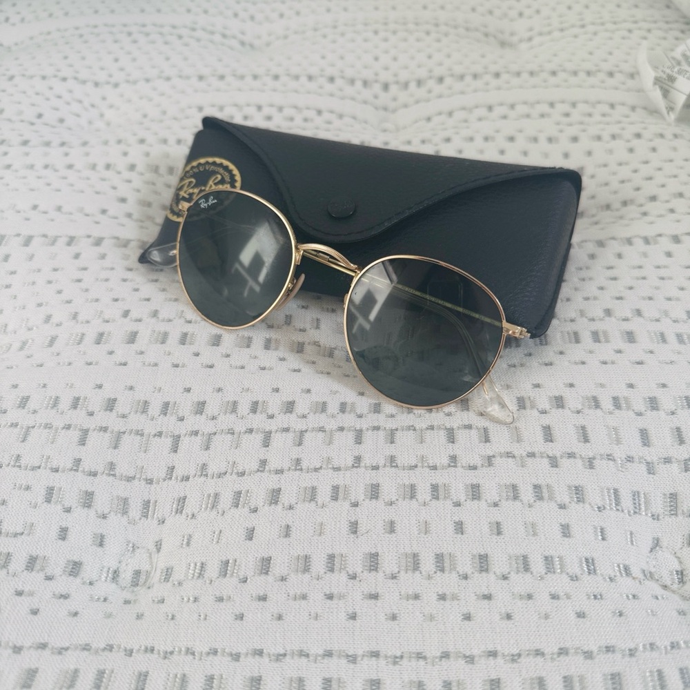 Ray-Ban Round Metal Gold Frame Sunglasses (Gold/Green)